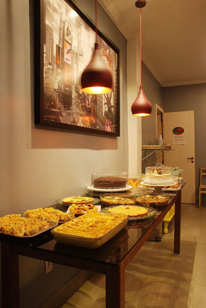 Bolos e tortas do café da manhã opcional da Pousada Garoupa